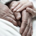 objawy zbliżającej się śmierci u seniora