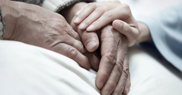 objawy zbliżającej się śmierci u seniora