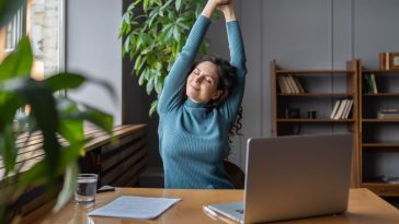 praca siedząca skutki