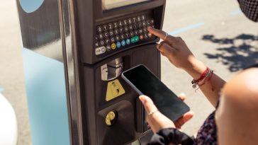 przycisk bułka na parkometrze