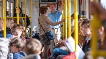 irytujący ludzie w komunikacji miejskiej