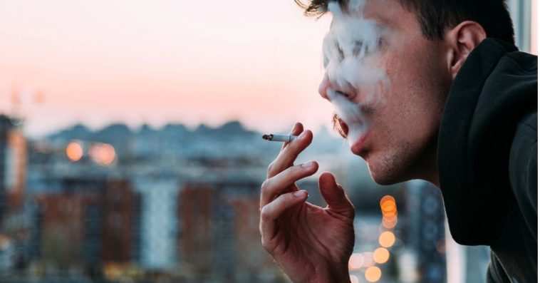 zakaz palenia na balkonie