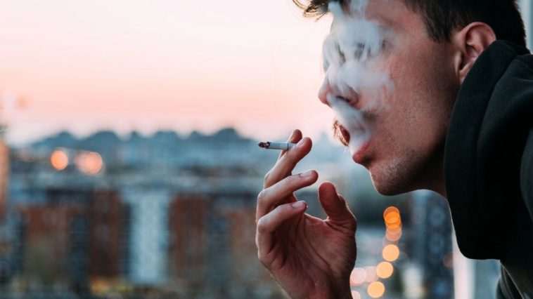 zakaz palenia na balkonie