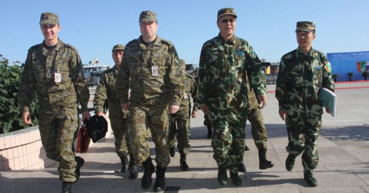 chińscy żołnierze przy granicy z polską