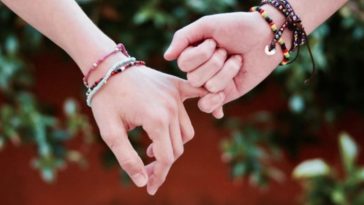 jak zrobić bransoletkę na gumce