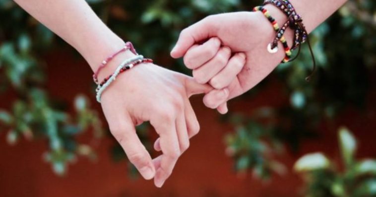 jak zrobić bransoletkę na gumce