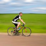 jakie spodenki rowerowe na długie dystanse