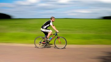 jakie spodenki rowerowe na długie dystanse
