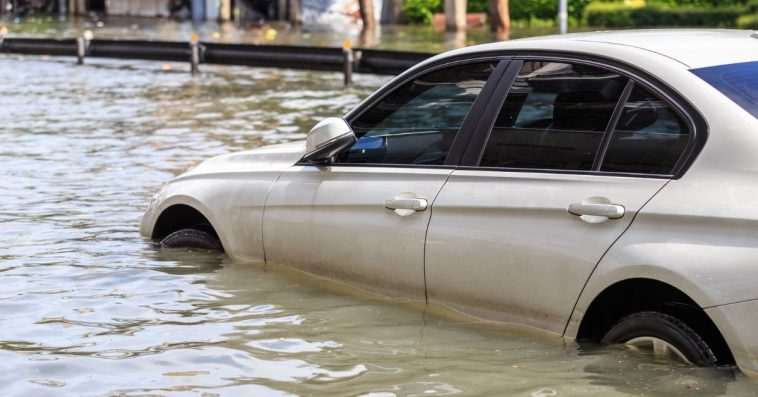 powodz-zalany-samochod-ubezpieczenie-odmowa
