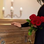 czy osoby zmarłe nas słyszą