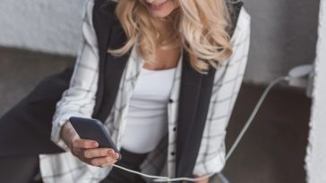 tryb samolotowy szybkie ładowanie telefonu