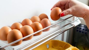 jajka w lodówce czy poza