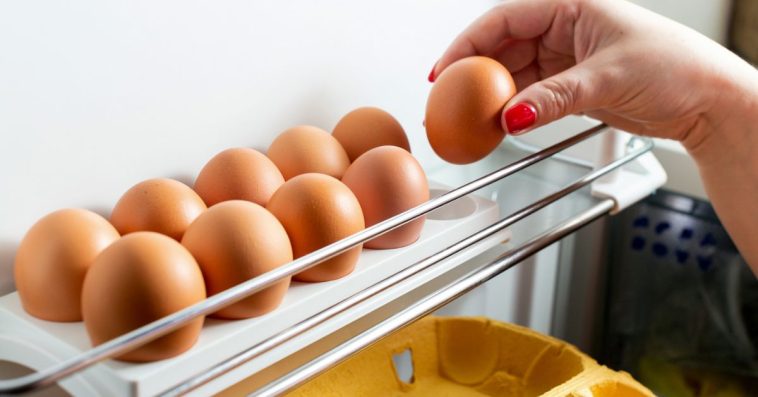 jajka w lodówce czy poza