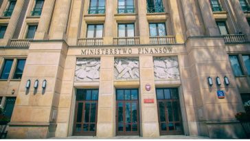 wiek emerytalny w polsce na przestrzeni lat