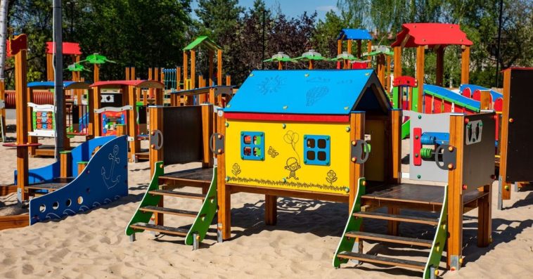 place zabaw z atestem producent