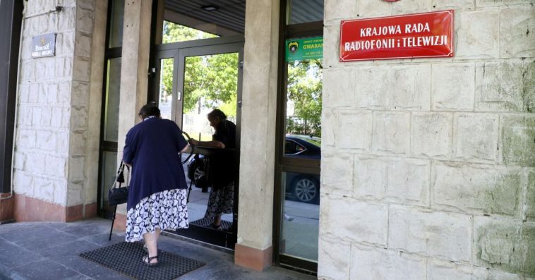 abonament radiowo-telewizyjny emeryci