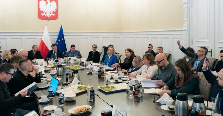 komisja do spraw badania wpływów rosyjskich i białoruskich