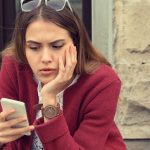 red flagi na tinderze poczatek relacji