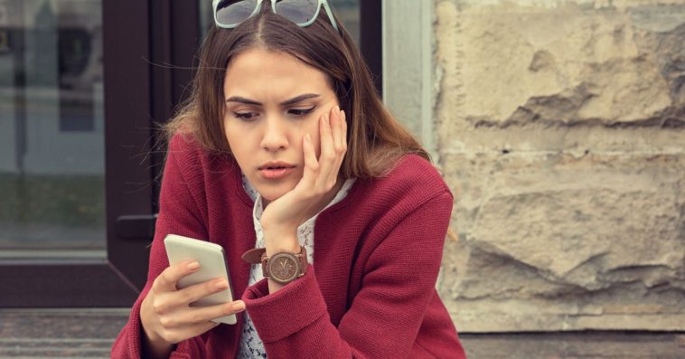 red flagi na tinderze poczatek relacji