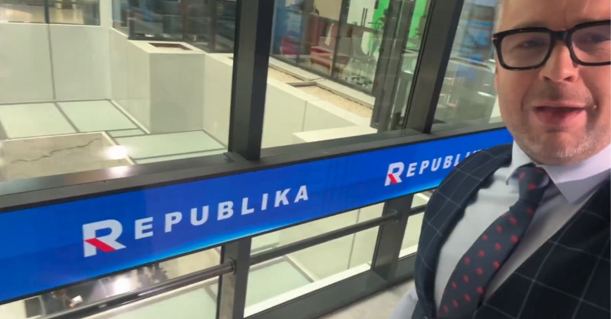 Policja komentuje działania przed siedzibą TV Republika. „To fake news”