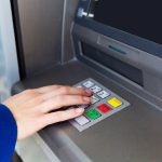 brak gotówki w bankomatach