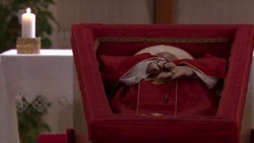 ciało papieża franciszka zdjęcia