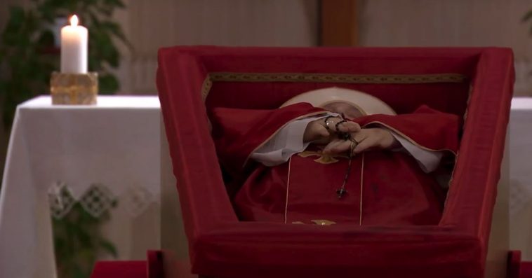 ciało papieża franciszka zdjęcia