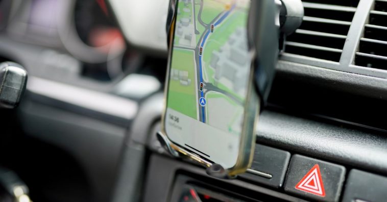 mandat za nawigacje w telefonie