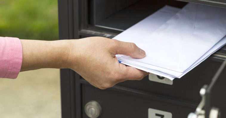 co oznacza litera r na skrzynce pocztowej