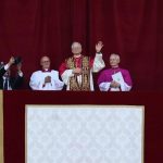 ile zarabia papież miesięcznie