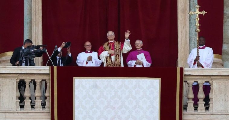 ile zarabia papież miesięcznie