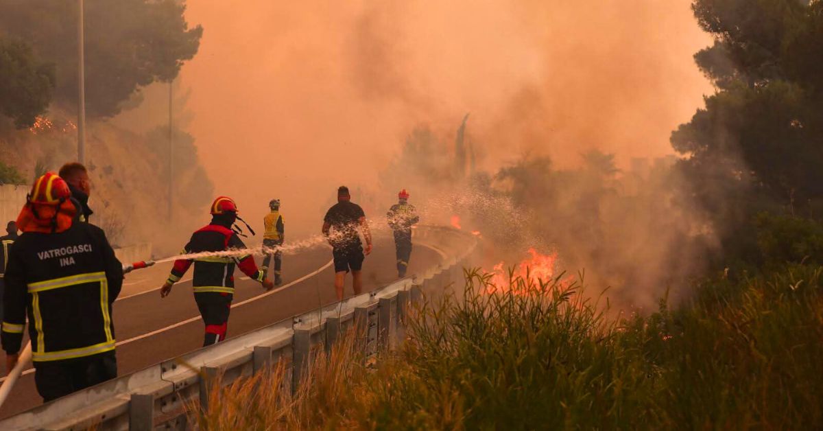 Chorwacja płonie. Turystyczny raj Polaków stoi w ogniu. Trwa ewakuacja