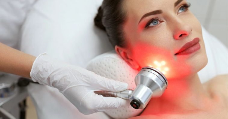 czerwone światło na twarz opinie efekty