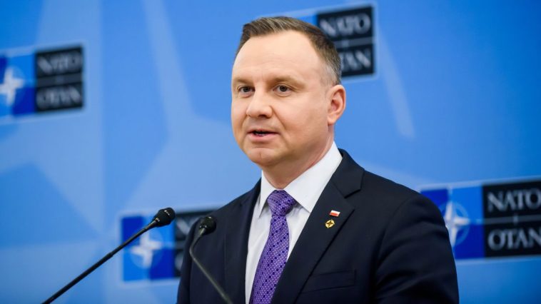 Andrzej Duda zen com nowa praca