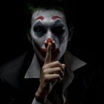 uśmiech jokera znaczenie choroba co to znaczy
