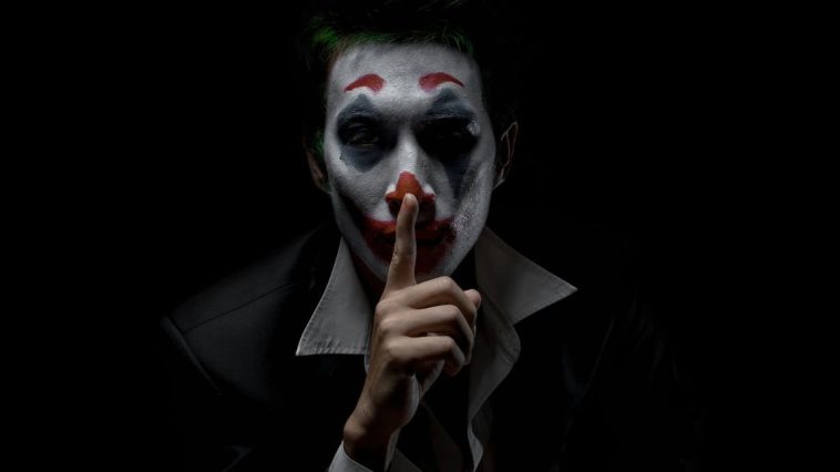 uśmiech jokera znaczenie choroba co to znaczy