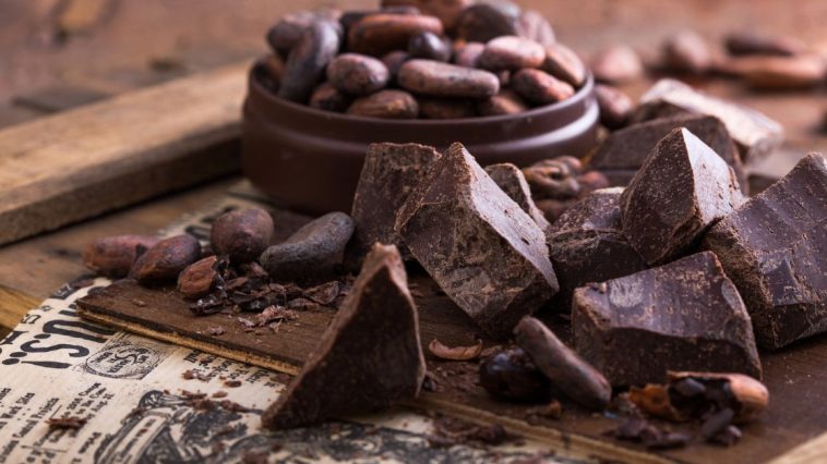 biały nalot na czekoladzie po terminie czy jest szkodliwy