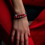 czerwona bransoletka ze sznurka znaczenie