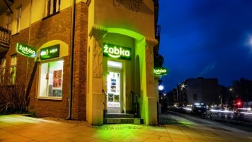 czy żabka jest otwarta 26 grudnia