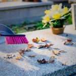 jak usunąć wosk z pomnika