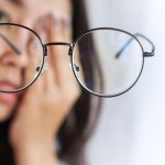 krótkowzroczność to plusy czy minusy