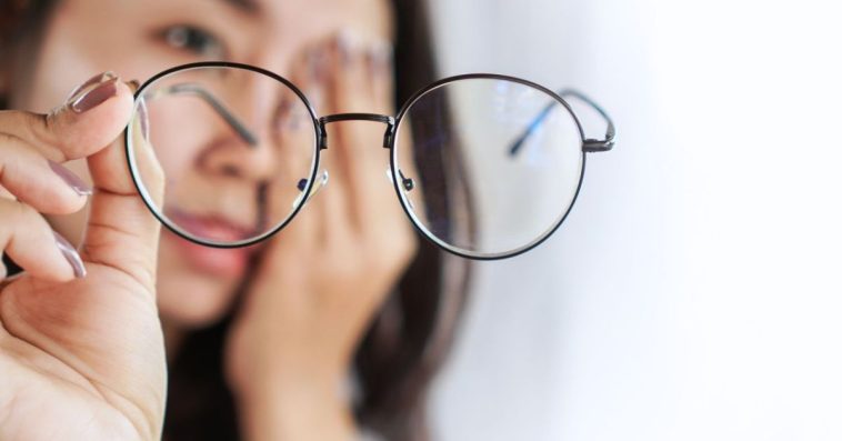 krótkowzroczność to plusy czy minusy