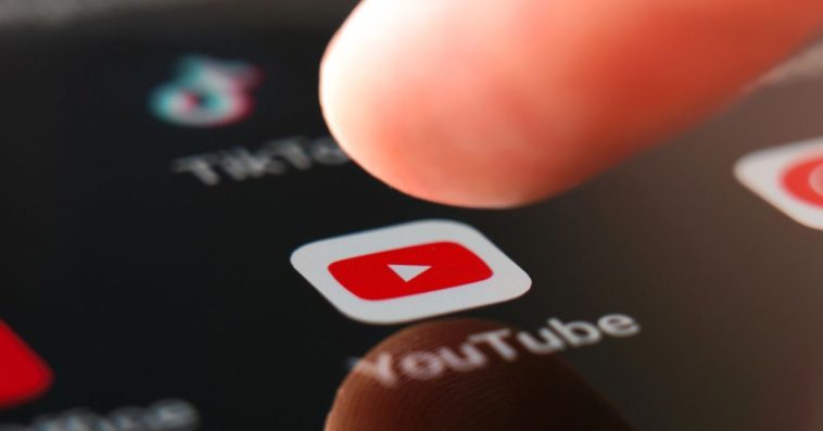 jak odtwarzać youtube w tle bez premium