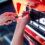 co oznacza różowa tablica rejestracyjna