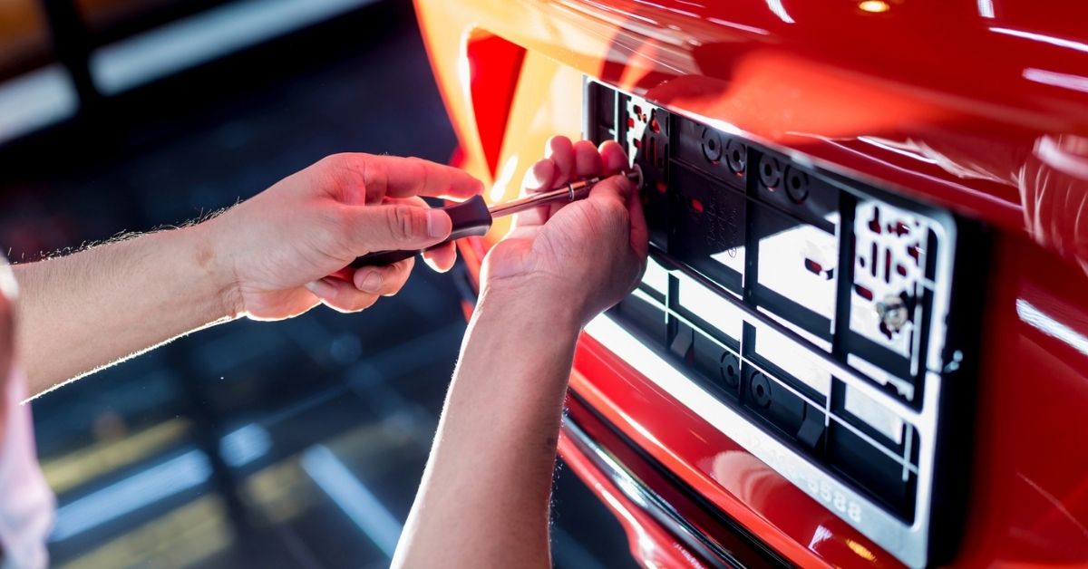 Różowe tablice rejestracyjne w Polsce? Kierowcom zostały tylko 3 miesiące