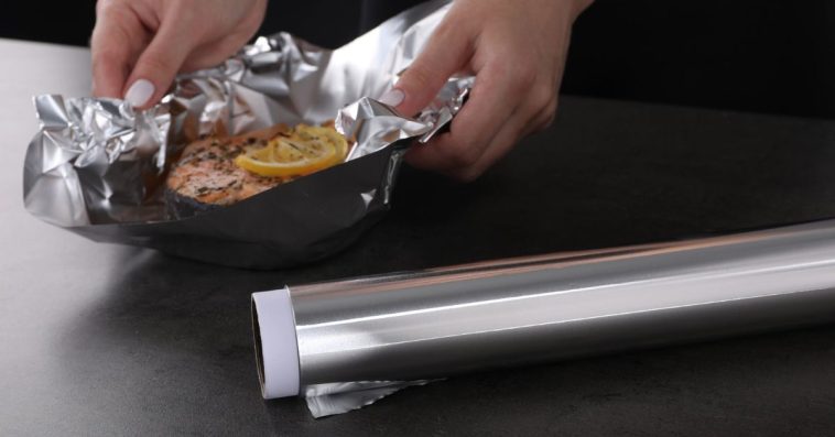 folia aluminiowa która strona do czego