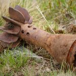 pocisk artyleryjski w odbycie