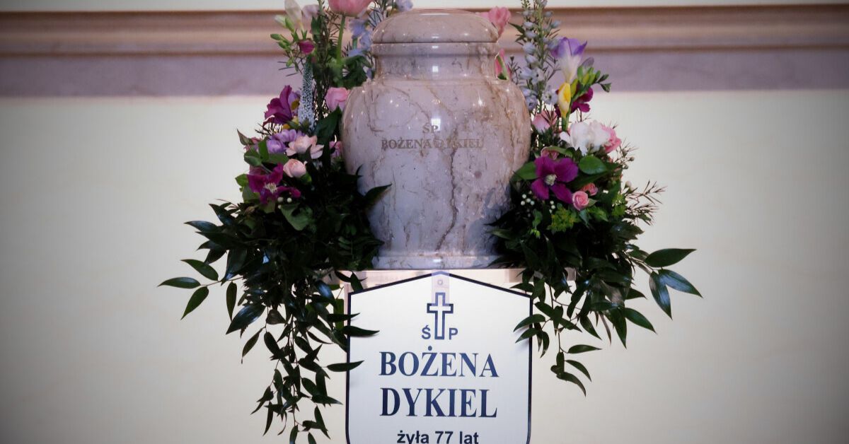 Pogrzeb Bożeny Dykiel. Tłumy Polaków odprowadzą aktorkę na Powązki