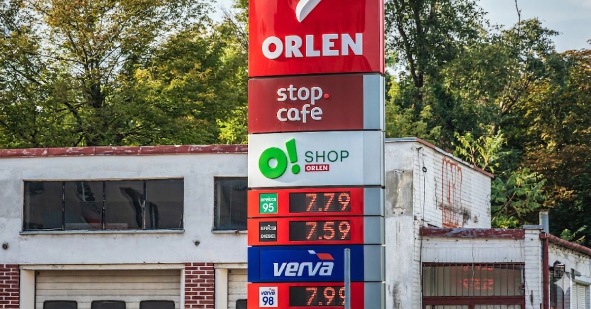 Ceny paliw biją rekordy. Kierowcy w szoku. 10 zł za litr zobaczymy na Wielkanoc?