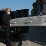 dom pogrzebowy zarobki